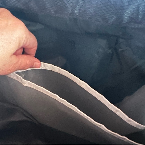 ⭐️Black Drawstring Backpack/Daypack⭐️ - Picture 6 of 6